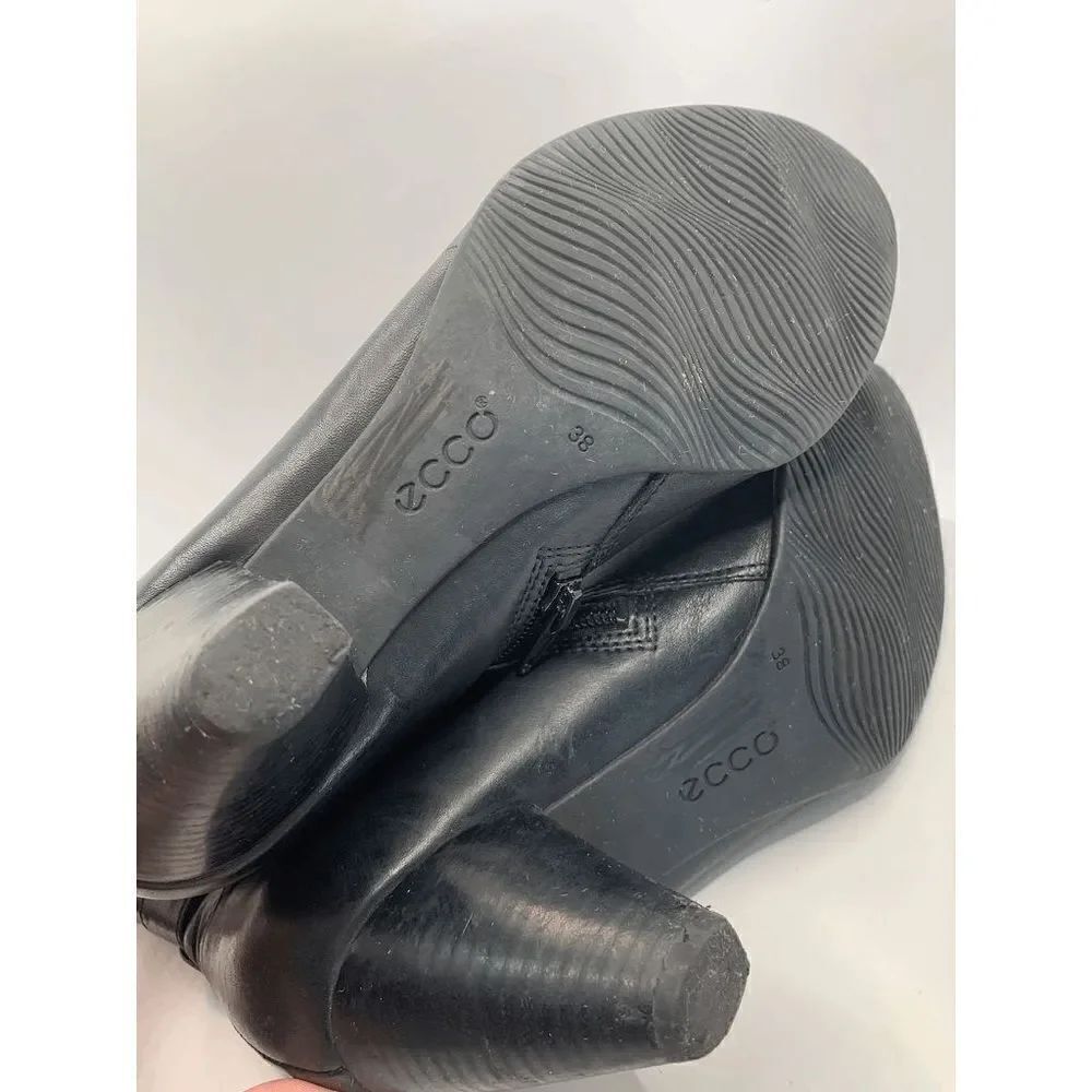 ECCO Black Boot - Picture 4 of 10